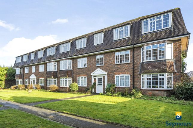 Grosvenor Court, Surrey GU4 3 bed flat for sale