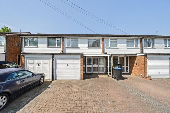 Willow Wood Crescent, London 3 bed terraced house for sale