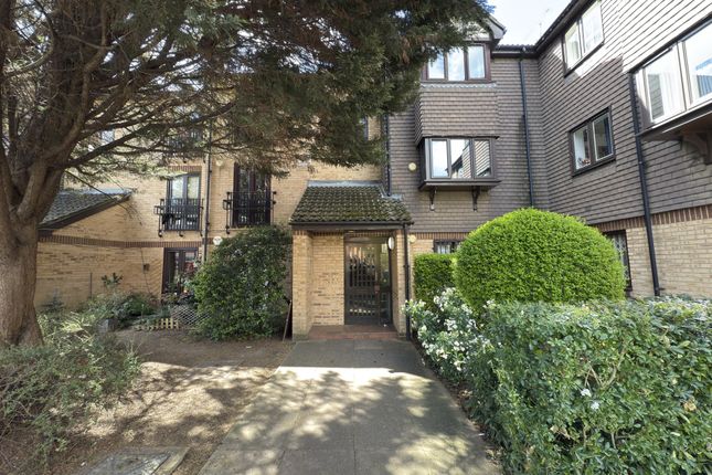 Southerngate Way, New Cross, SE14 1 bed flat for sale