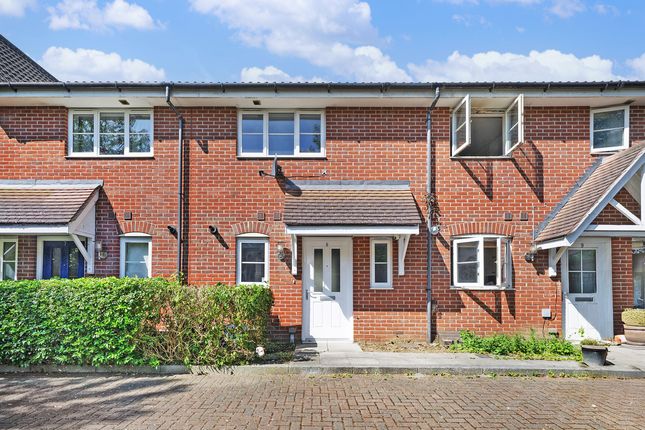 Griggs Close, Ilford, IG3 2 bed terraced house for sale
