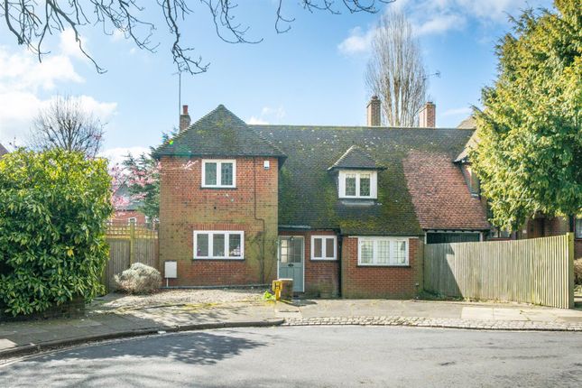 4 bedroom semi-detached house for sale