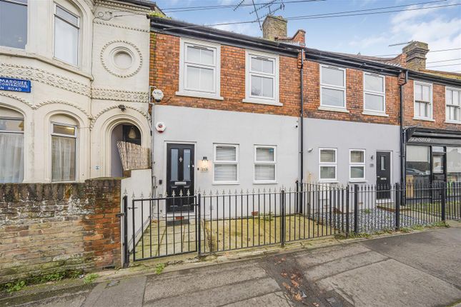 St. Leonards Road, Windsor 2 bed maisonette for sale
