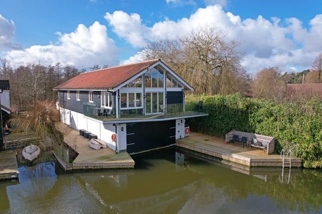 3 bed detached house