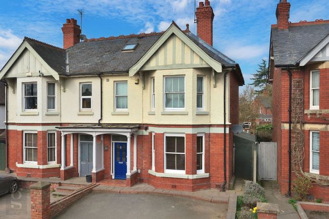 Bargates, Leominster, HR6 8QT 4 bed semi