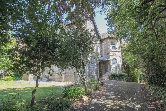 Queens Road*Hillside*Fantastic... 2 bed flat for sale