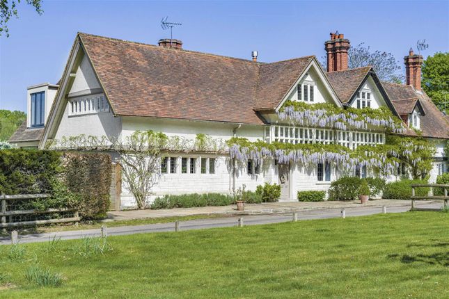5 bedroom semi-detached house for sale