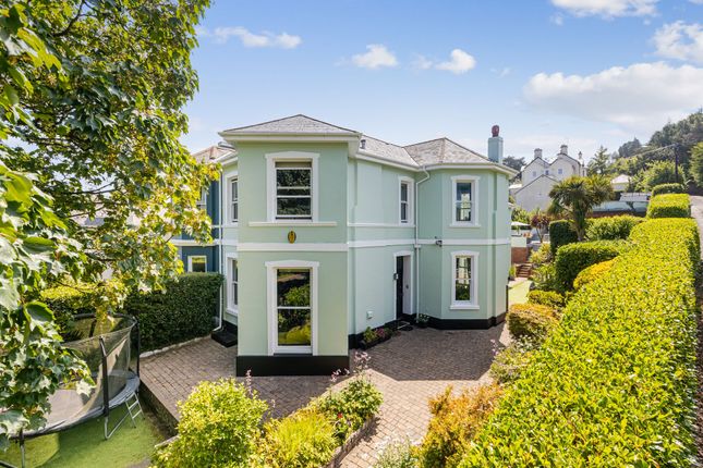 5 bedroom semi-detached house for sale
