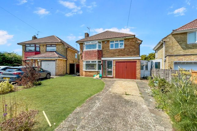 Corncrake Close, Luton, Bedfordshire... 3 bed detached house for sale