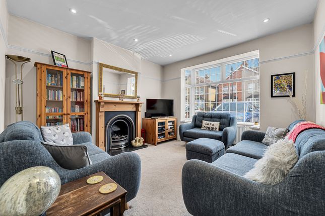 High Street, Northwood, Middlesex, HA6 3 bed detached house for sale