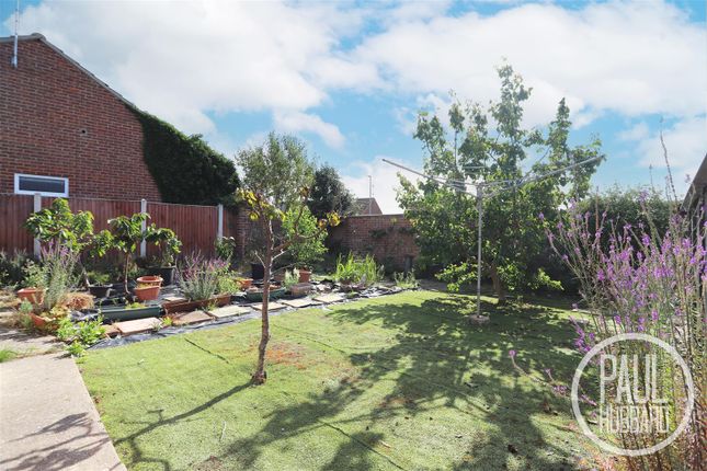 Blackbird Close, Bradwell, NR33 2 bed detached bungalow for sale