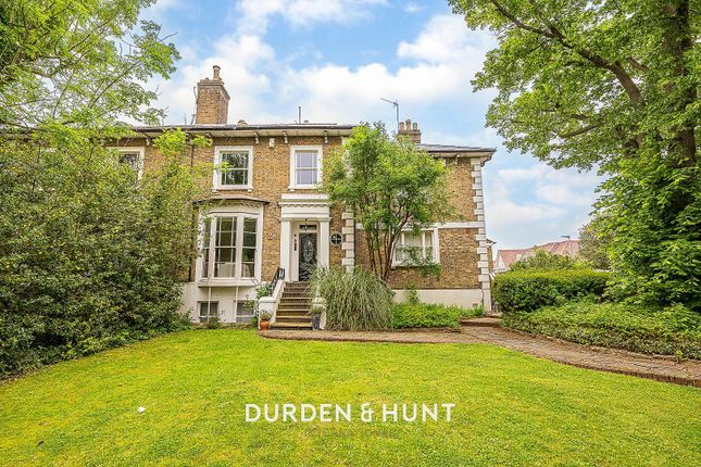High Road, Woodford Green, IG8 1 bed apartment for sale