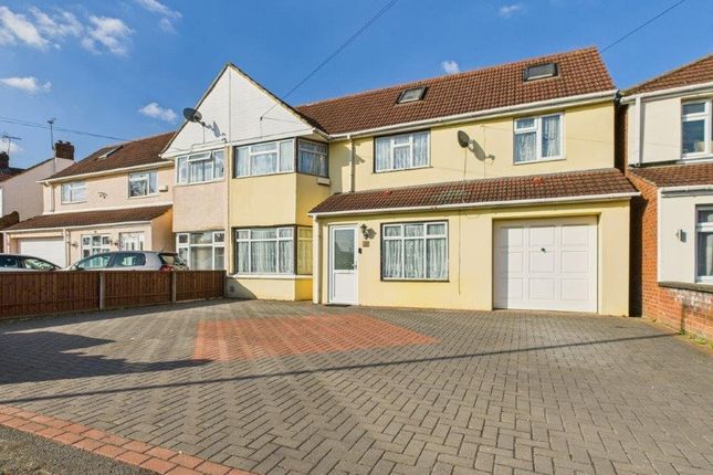 Oatlands Drive, Slough, Berkshire, SL1 5 bed semi