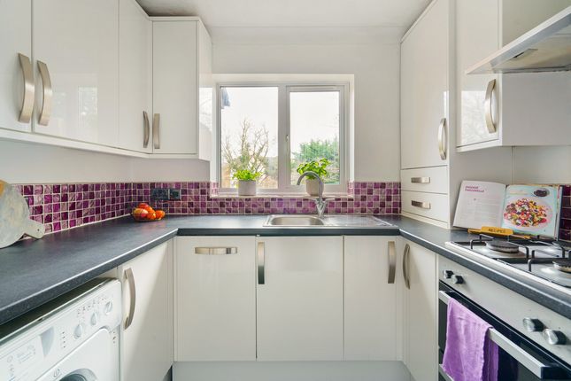 Lulworth Park, Kenilworth, CV8 2 bed end of terrace house for sale