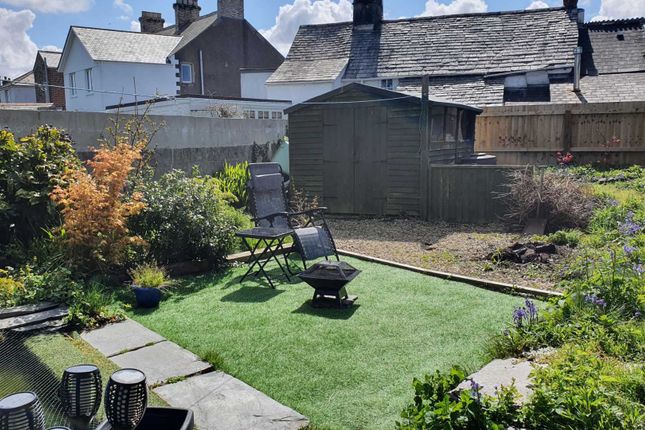 5 bedroom semi-detached house for sale