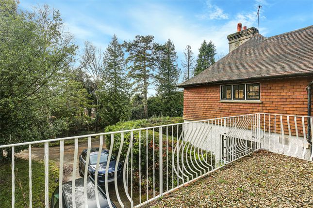 Brassey Road, Oxted, Surrey, RH8 2 bed semi