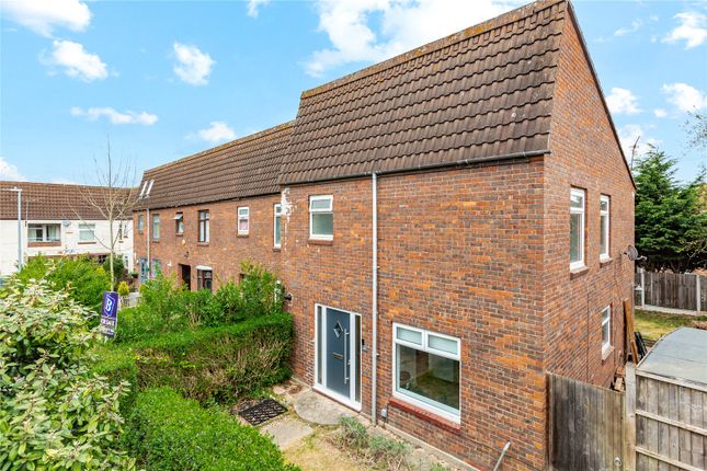 Braxteds, Basildon, Essex, SS15 3 bed end of terrace house for sale