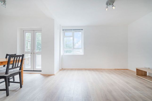 Leigham Court Road, London SW16 3 bed maisonette for sale