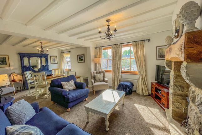 3 bed link detached house