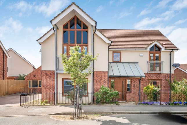 Poppy Avenue, Broughton, MK10 5 bed detached house for sale