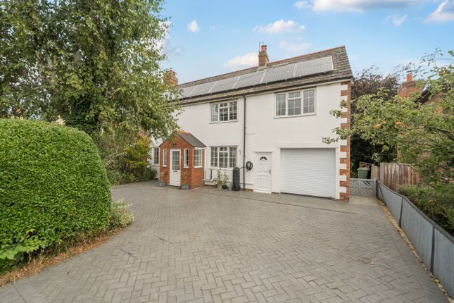 Stallpits Road, Shrivenham... 4 bed semi