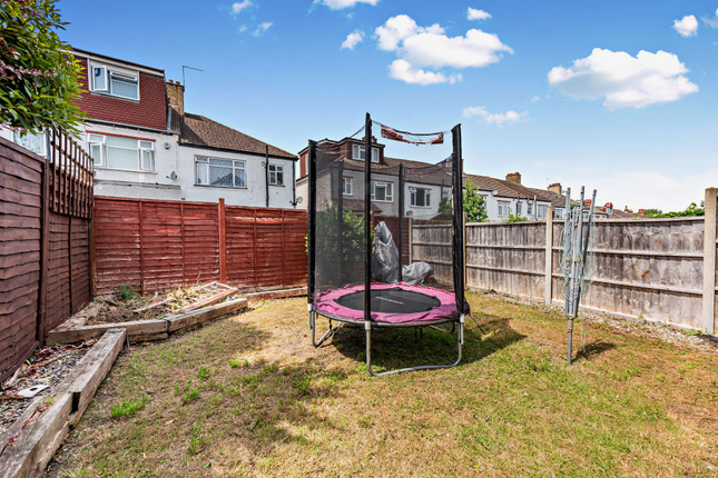 2 bedroom maisonette for sale