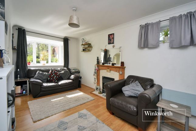 Percy Gardens, Worcester Park, KT4 1 bed apartment for sale