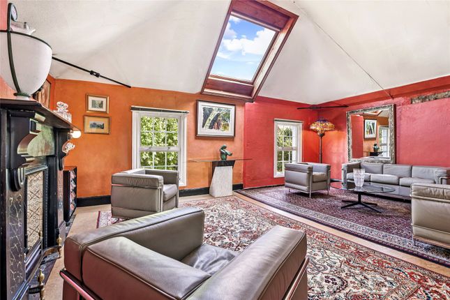 6 bedroom detached house for sale