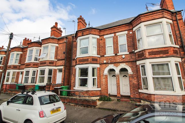 6 bed semi-detached house