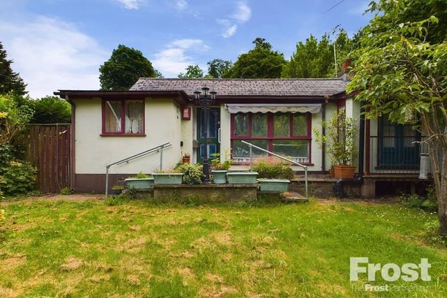 The Embankment, Wraysbury, Berkshire... 3 bed bungalow for sale