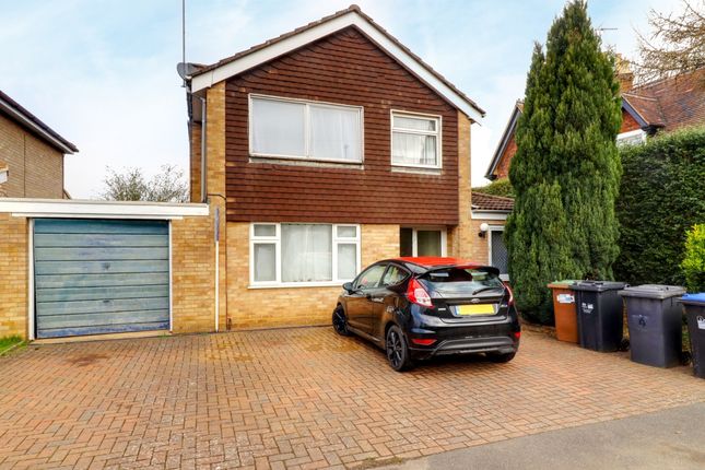 5 bed detached house