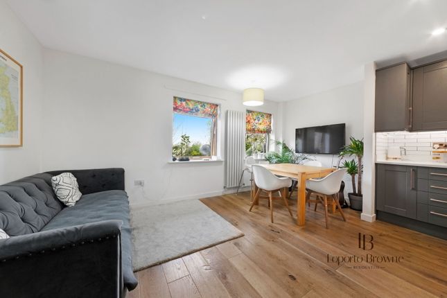Plough Close, NW10 2 bed flat for sale
