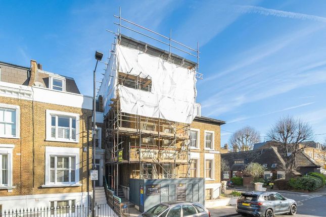 Moore Park Road, London SW6 3 bed flat for sale