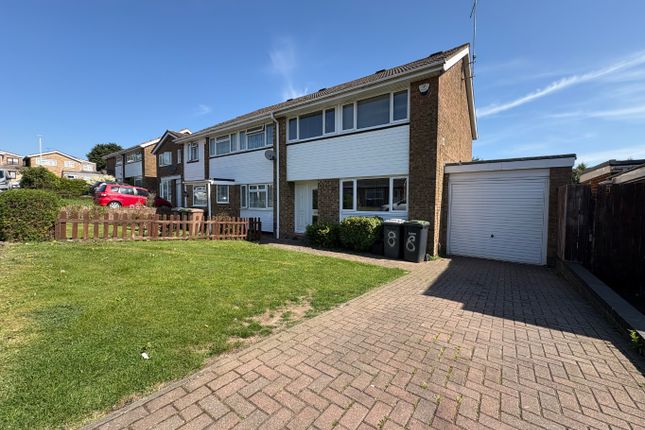 Leyhill Drive, Luton, Bedfordshire, LU1 4 bed semi