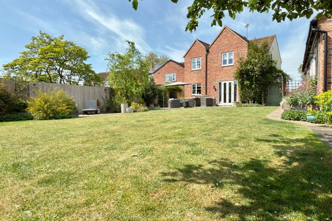 Twyning Green, Tewkesbury GL20 4 bed detached house for sale