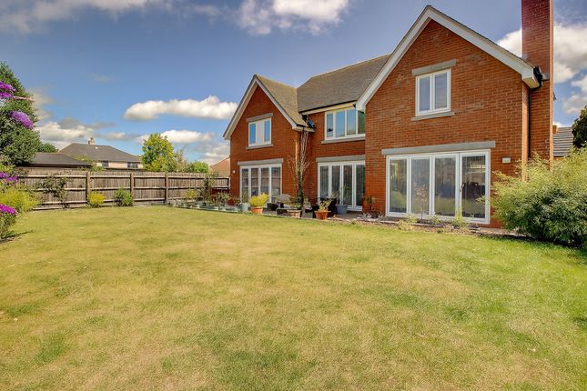 5 bedroom detached house for sale