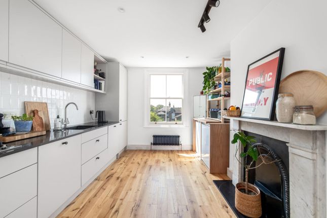 Waller Road, New Cross, London, SE14 3 bed apartment for sale
