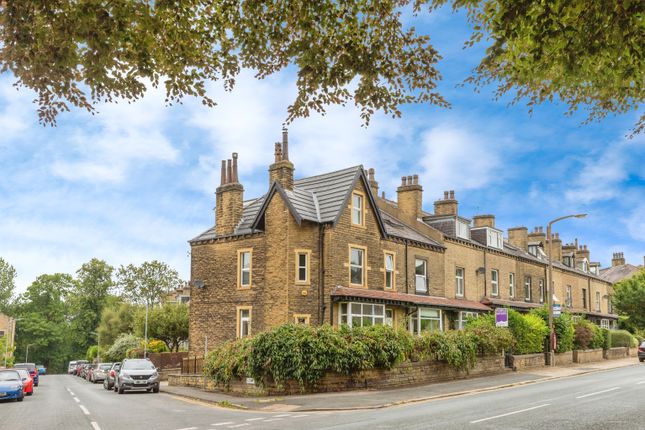 4 bedroom end of terrace house for sale