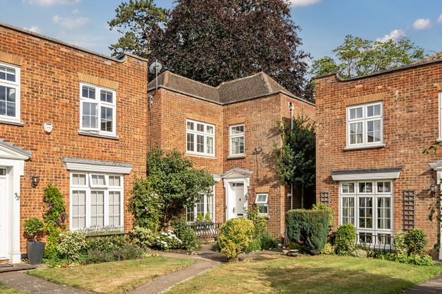 Azalea Walk, Pinner 4 bed detached house for sale