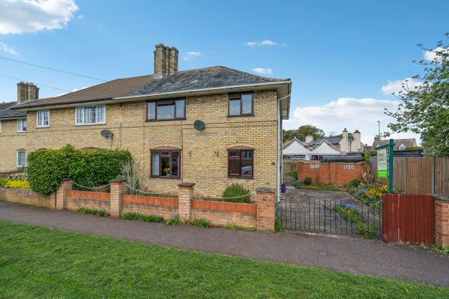 Ferrars Avenue, St Neots PE19 3 bed semi