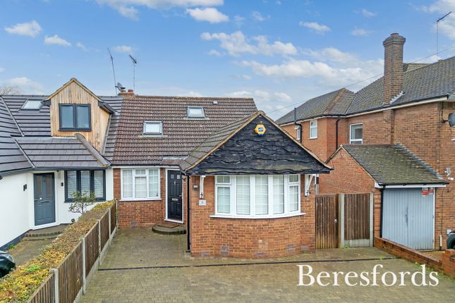 Rochford Avenue, Shenfield, Brentwood 3 bed semi