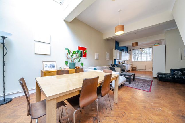 Abbotsbury Road, Morden SM4 4 bed detached house for sale
