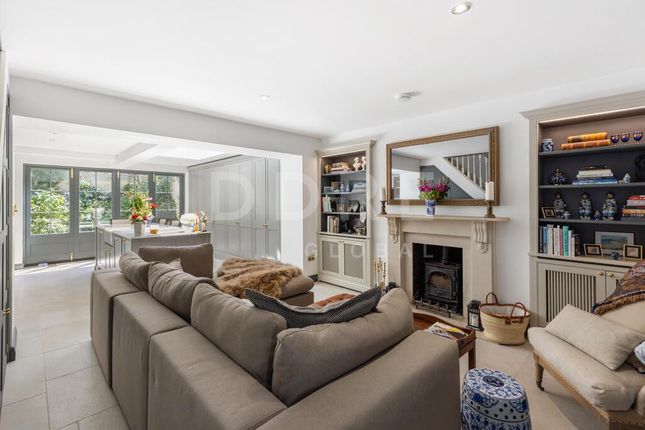 5 bedroom end of terrace house for sale