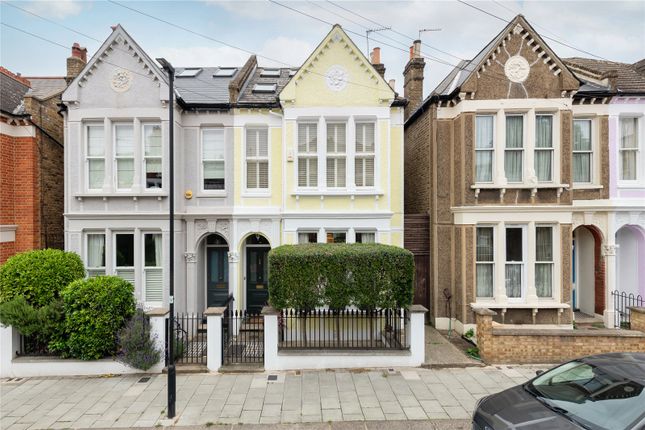5 bedroom end of terrace house for sale
