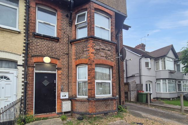 Marsh Road, Luton, Bedfordshire, LU3 2NH 1 bed apartment for sale