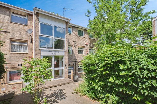 2 bedroom ground floor flat for sale
