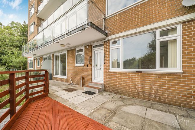 Highcliffe Court, Langland 2 bed apartment for sale