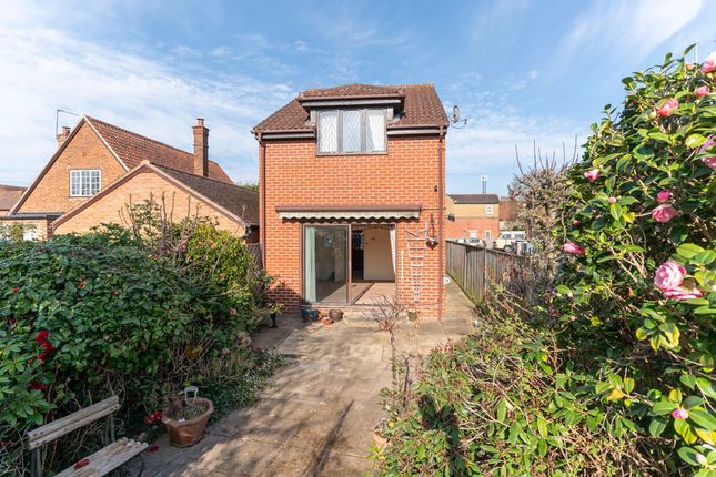2 bedroom detached house for sale