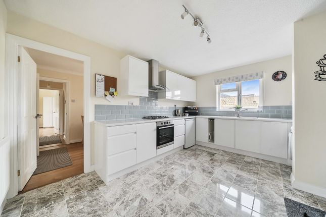 Hanks Close, Malmesbury, Wiltshire, SN16 2 bed detached bungalow for sale