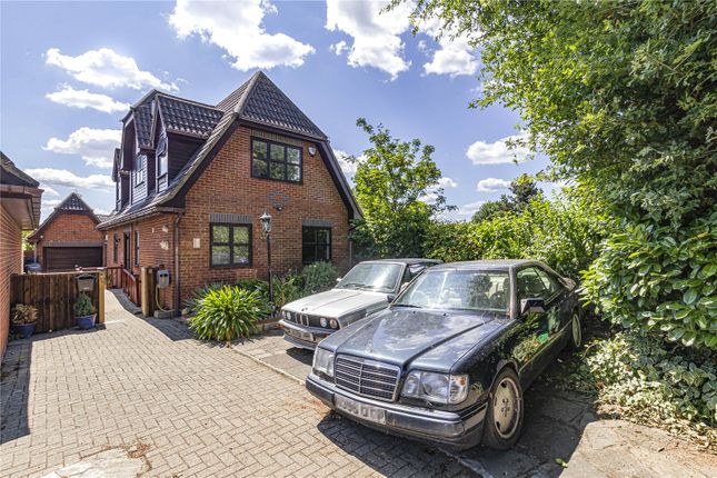 St. Leonards Close, Welling, Kent, DA16 3 bed detached house for sale