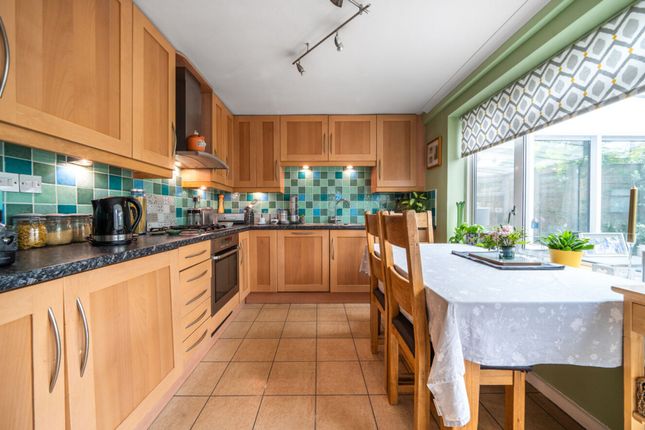 Newton Road, Lindfield, RH16 4 bed semi